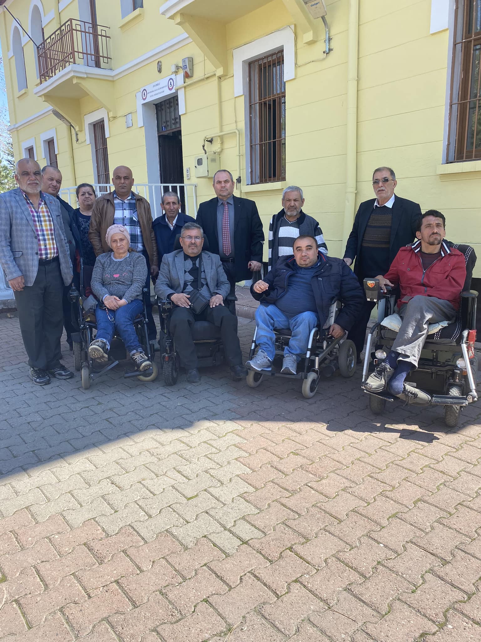 KURT'UN ZİYARETLERİ SÜRÜYOR...