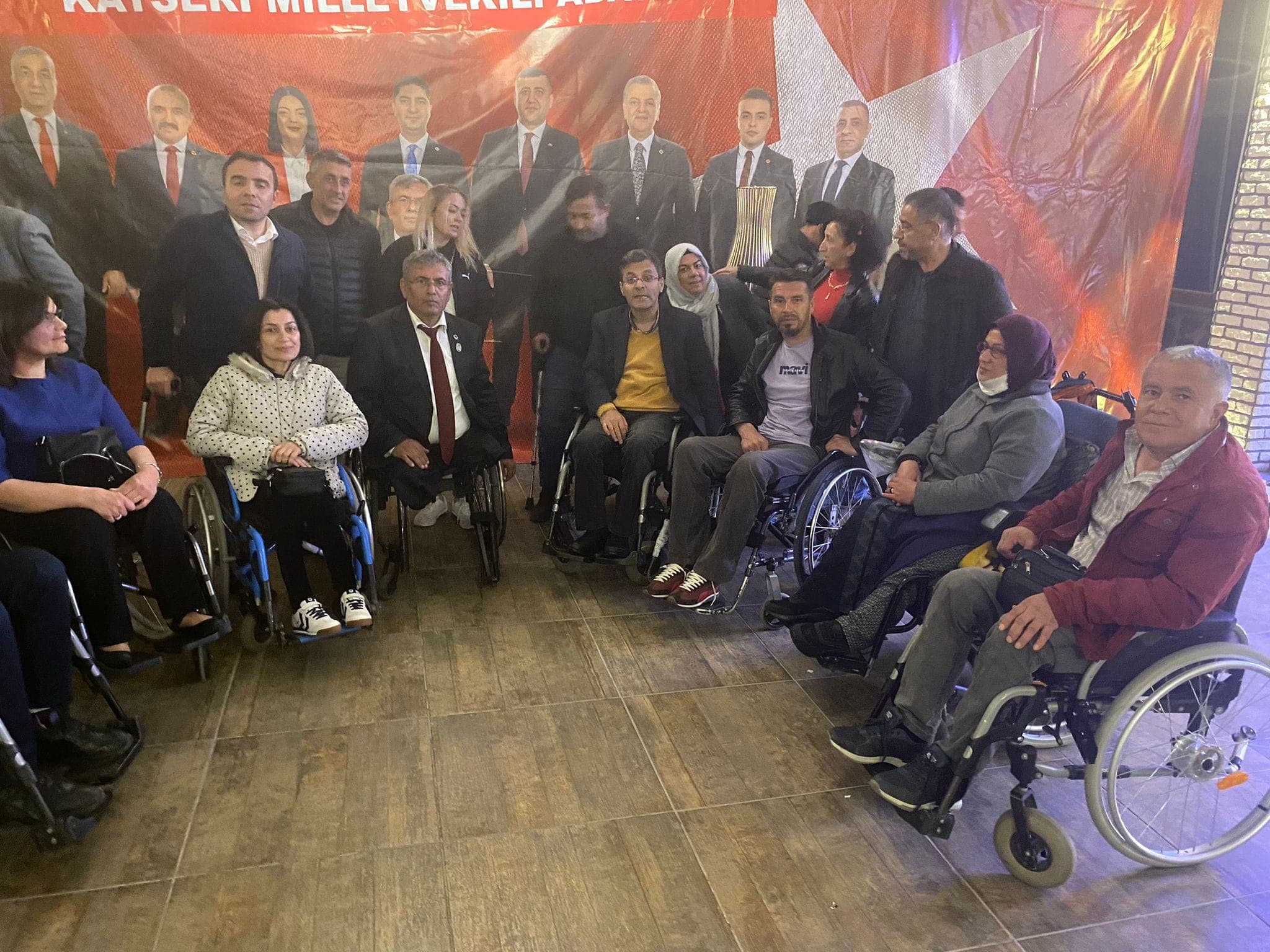 GAZİ YARBAY KURT'A YOĞUN İLGİ