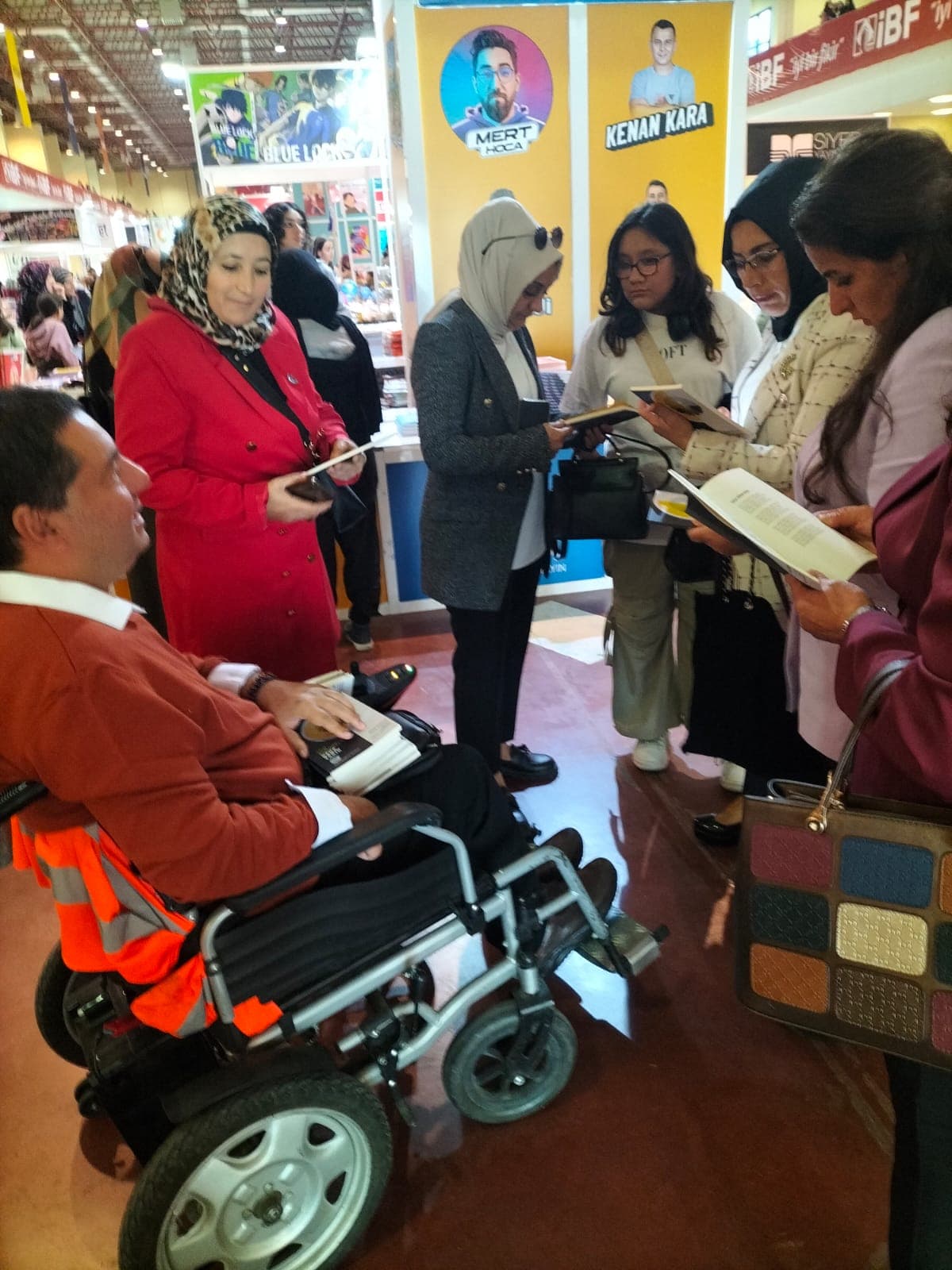 Engelli Öğretmen Yazar Ömer Duman Kayseri Kitap Fuarında