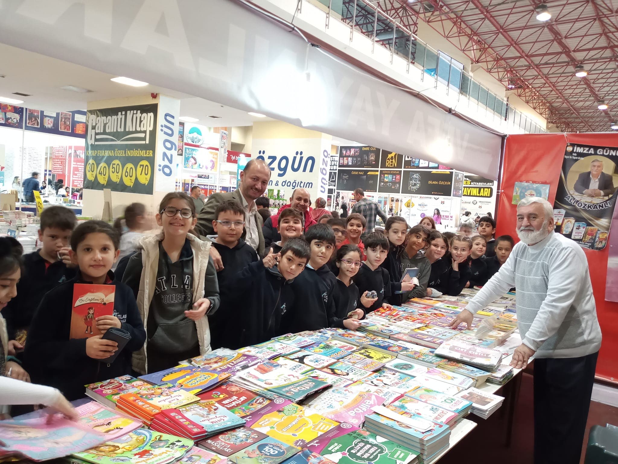 EĞİTİMCİ ŞAİR YAZAR ALİ ÖZKANLI'DAN OKURLARINA MÜJDE!