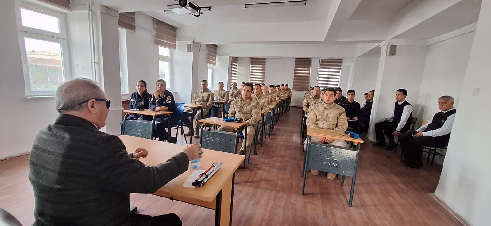 AKDENİZ SEMİNERLERİNE DEVAM EDİYOR