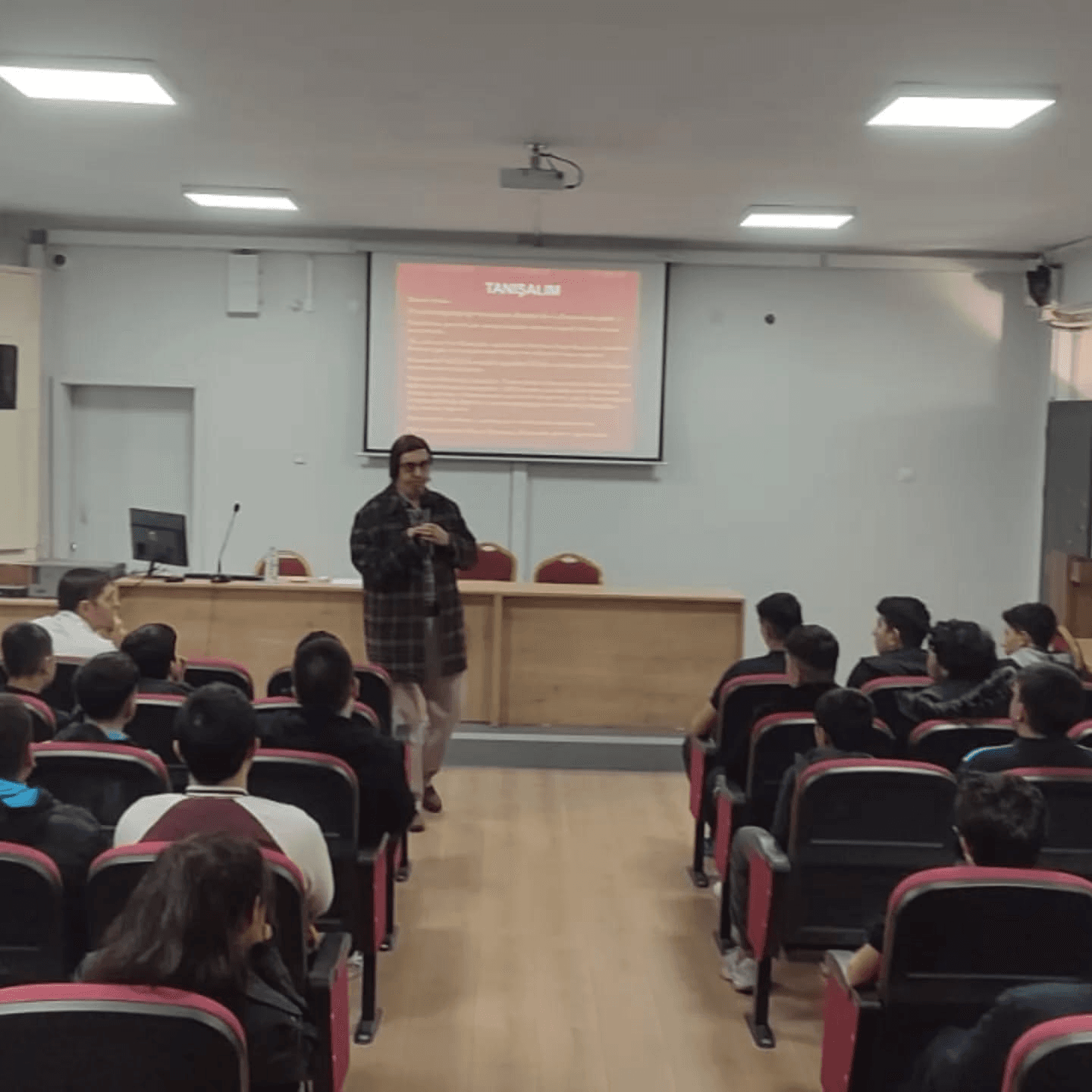 ÖNER ÖĞRENCİLERLE BULUŞTU